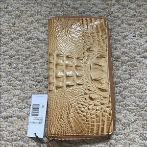 NWT authentic Brahmin skyler wallet